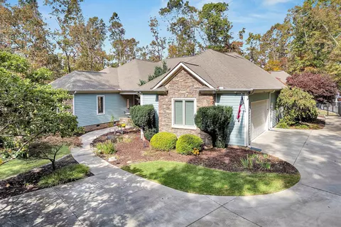 108 Allison Dr, Fountain Inn, SC 29644