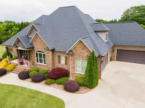 321 Burro Ct, Boiling Springs, SC 29316