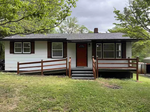 7 Pine Ln, Inman, SC 29349