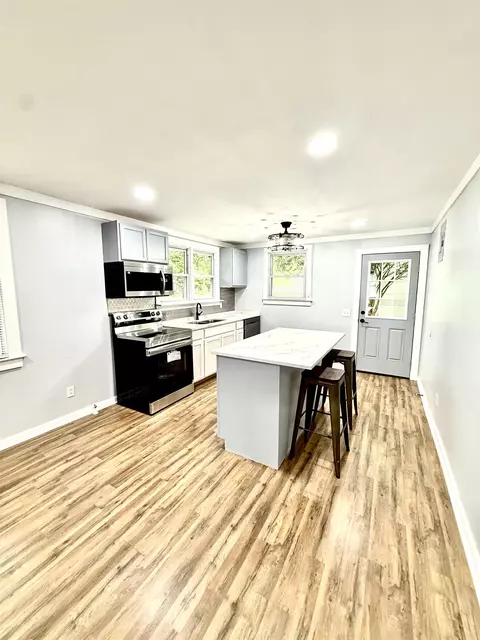 Kitchen - 7 Pine Ln, Inman, SC 29349 photo 3 of 4