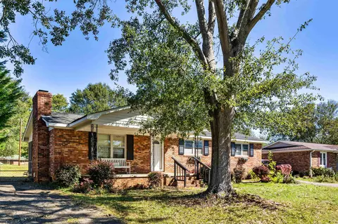 411 Granada Dr, Spartanburg, SC 29303