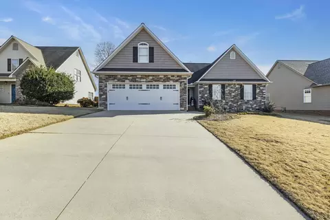 675 Secretariat Dr, Boiling Springs, SC 29316