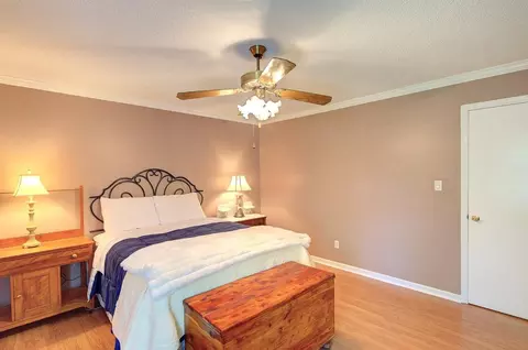 Bedroom - 39 Rollingreen Rd, Greer, SC 29651 photo 2 of 9