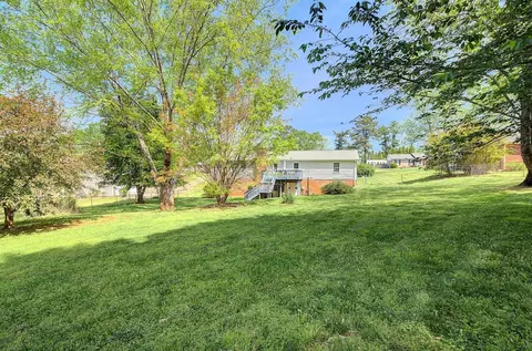 Exterior - 39 Rollingreen Rd, Greer, SC 29651 photo 9 of 16