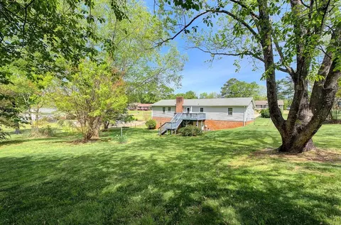 Exterior - 39 Rollingreen Rd, Greer, SC 29651 photo 11 of 16