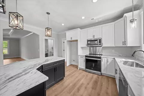 Kitchen - 1155 Goodjoin Rd, Campobello, SC 29322 photo 2 of 3