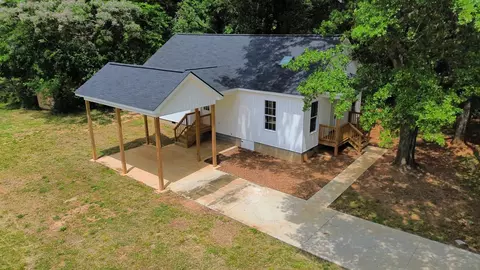 127 Edge St, Wellford, SC 29385