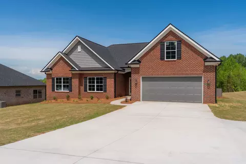 241 Carriage Gate Dr, Wellford, SC 29385