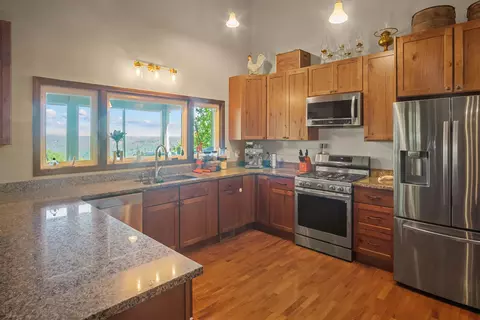 Kitchen - 25 Little Falls Dr, Tryon, NC 28782 photo 3 of 5