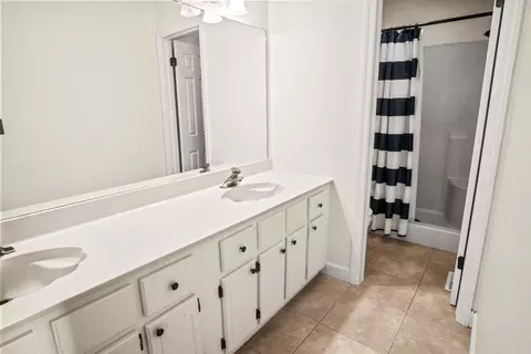 Bath - 25 Little Falls Dr, Tryon, NC 28782 photo 3 of 7