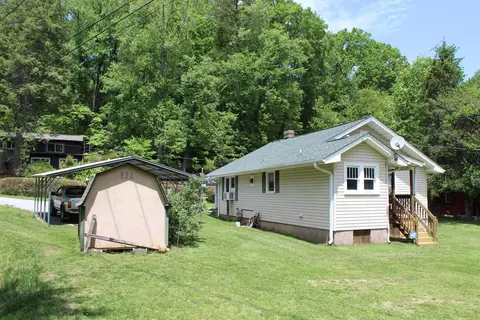 Exterior - 68 Rector St, Tryon, NC 28782 photo 5 of 9