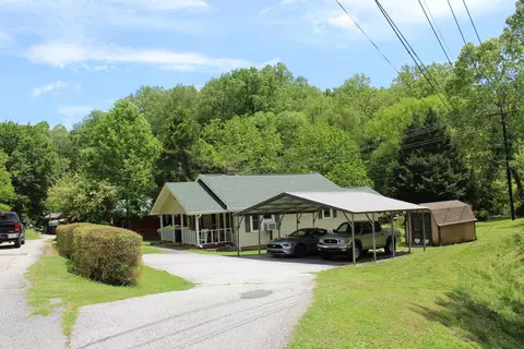 68 Rector St, Tryon, NC 28782
