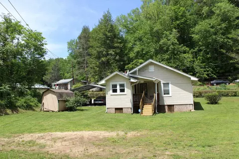 Exterior - 68 Rector St, Tryon, NC 28782 photo 4 of 9