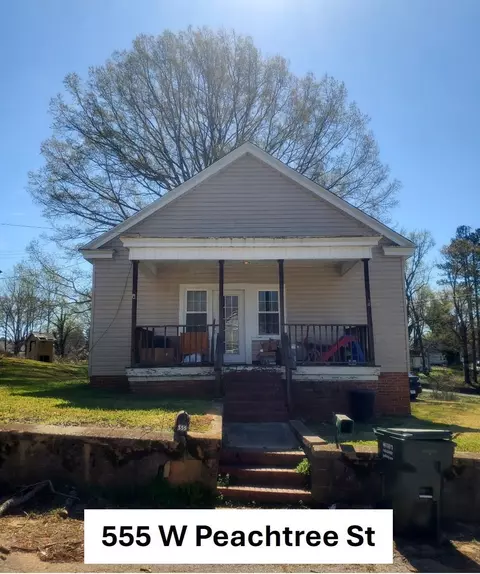 555 W Peachtree St, Woodruff, SC 29388