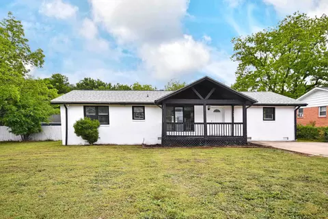 135 Somerset St, Greenville, SC 29611