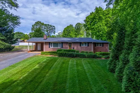 12 Nichols Dr, Inman, SC 29349