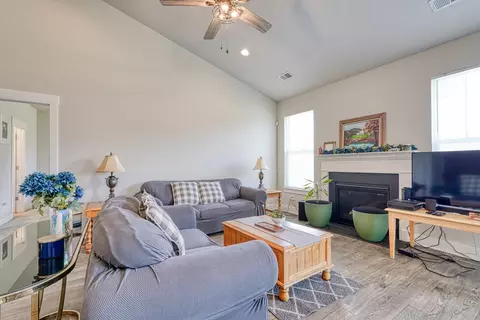 Living - 431 Vestry Pl, Moore, SC 29369 photo 1 of 1