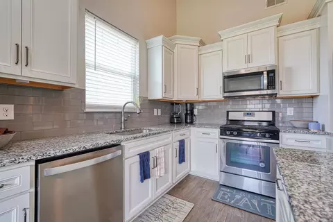 Kitchen - 431 Vestry Pl, Moore, SC 29369 photo 2 of 3