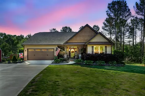 435 Sparkling Water Ct, Chesnee, SC 29323