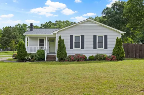 10 Meadowview Dr, Taylors, SC 29687