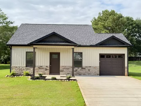 251 Woodgate Rd, Cowpens, SC 29330