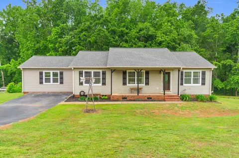 131 Seay Place Dr, Boiling Springs, SC 29316