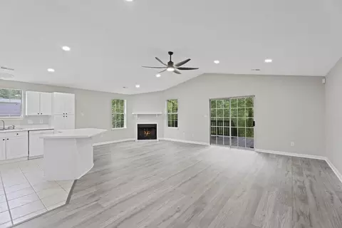 338 E Celestial Dr, Greer, SC 29651 photo 6