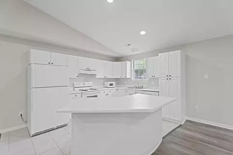 338 E Celestial Dr, Greer, SC 29651 photo 7