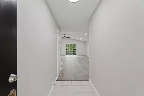 338 E Celestial Dr, Greer, SC 29651 photo 4