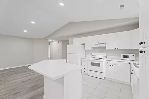 338 E Celestial Dr, Greer, SC 29651 photo 8
