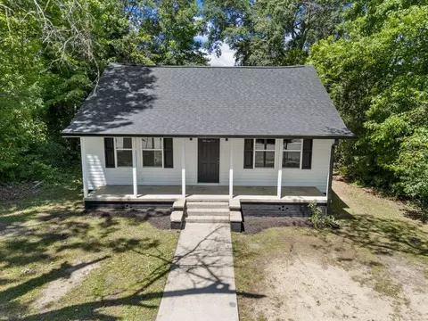 561 Woodruff St, Woodruff, SC 29388