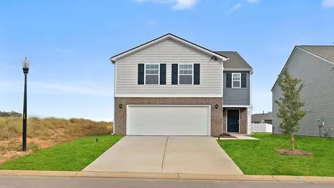 207 Gammon Ln, Fountain Inn, SC 29644