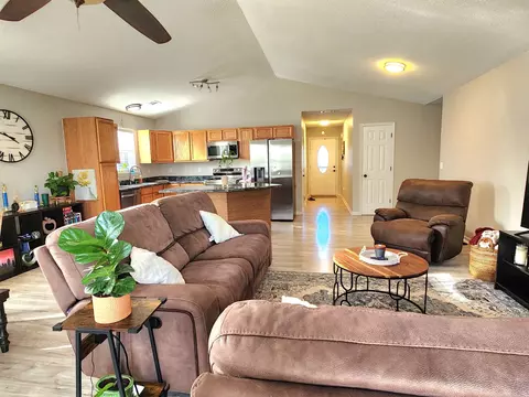 237 Ashley Danielle Dr, Duncan, SC 29334 photo 4
