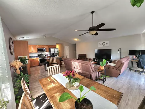 237 Ashley Danielle Dr, Duncan, SC 29334 photo 3