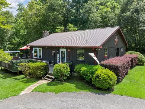 120 Penny Lane Ln, Cowpens, SC 29330