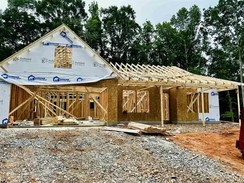 178 Double Creek Dr, Gaffney, SC 29341