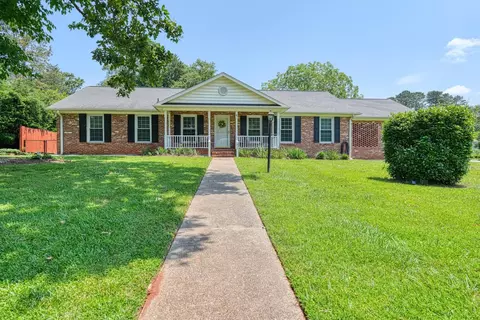 817 Thackston Dr, Spartanburg, SC 29307