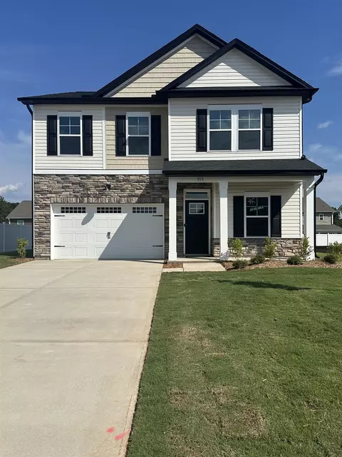 915 Gibbons St, Wellford, SC 29385