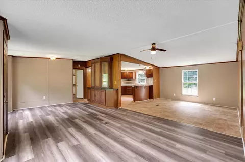130 Hillside Dr, Roebuck, SC 29376 photo 4