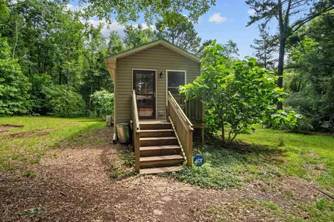 131 Mcginnis Rd, Cowpens, SC 29330