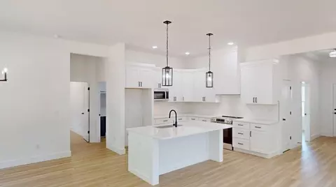 Kitchen - 112 Susans Rd, Gaffney, SC 29341 photo 3 of 4
