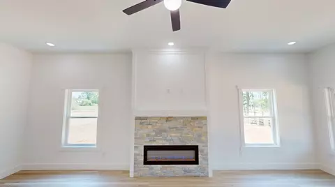 Living - 112 Susans Rd, Gaffney, SC 29341 photo 1 of 2