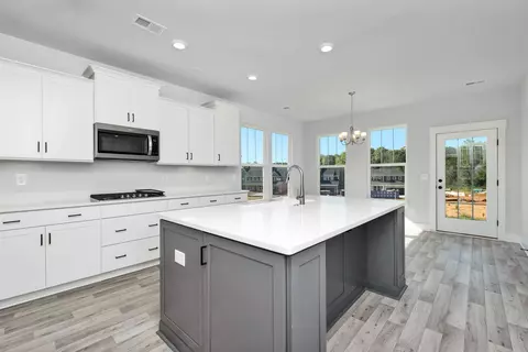 Kitchen - 913 Wild Pine Ct, Duncan, SC 29334 photo 3 of 5
