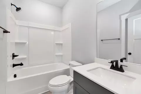 Bath - 913 Wild Pine Ct, Duncan, SC 29334 photo 5 of 5