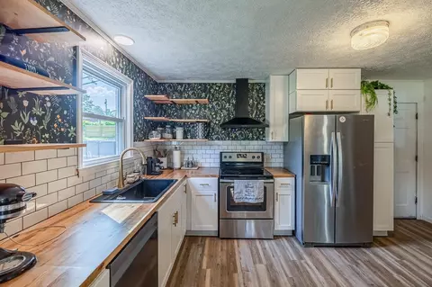 13 Thomas St, Williamston, SC 29697 photo 4