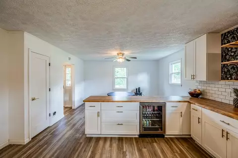 13 Thomas St, Williamston, SC 29697 photo 5