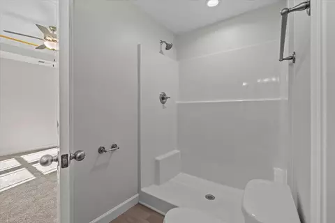 Bath - 1255 Stoneleigh Rd, Inman, SC 29349 photo 1 of 3