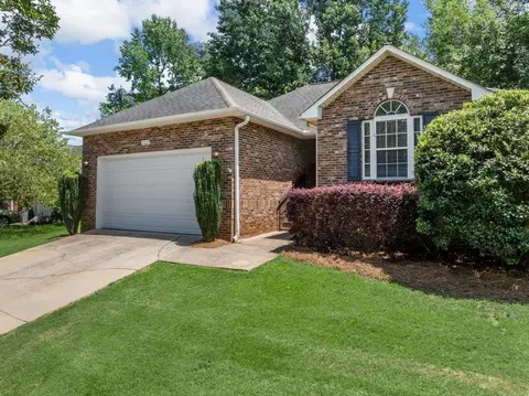 202 Riverrun Dr, Spartanburg, SC 29303