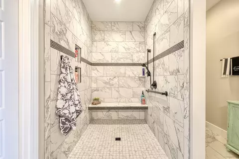 Bath - 364 Terra Plain Dr, Greer, SC 29651 photo 3 of 5
