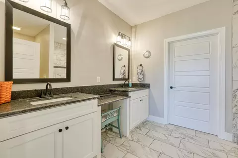 Bath - 364 Terra Plain Dr, Greer, SC 29651 photo 2 of 5
